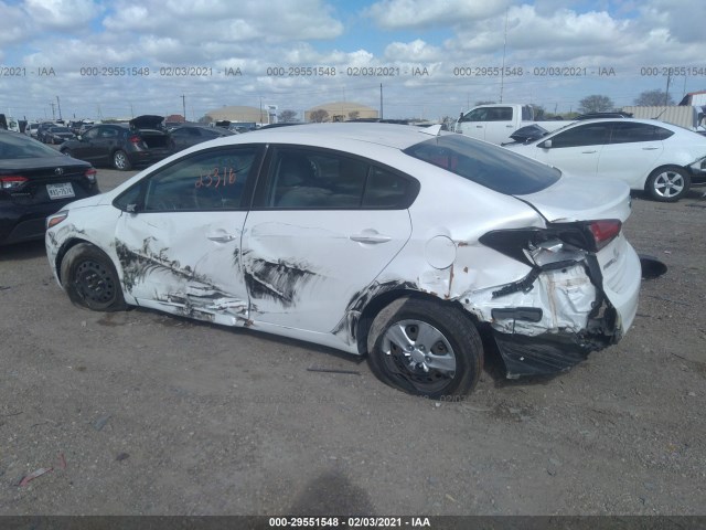 Photo 2 VIN: 3KPFL4A7XHE152228 - KIA FORTE 