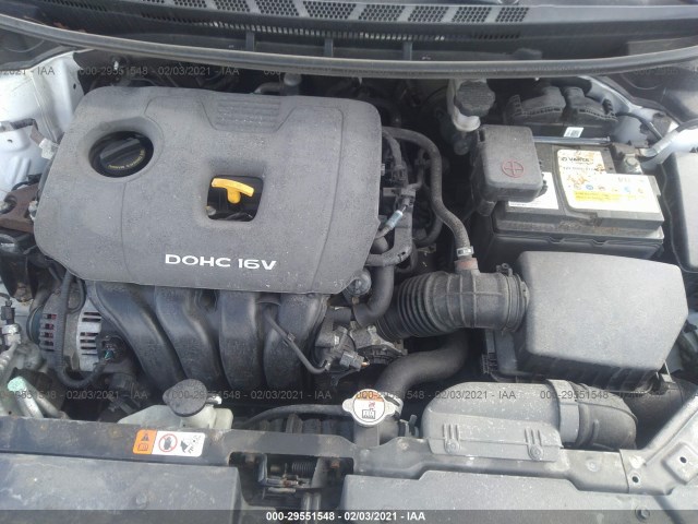 Photo 9 VIN: 3KPFL4A7XHE152228 - KIA FORTE 