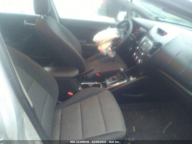 Photo 4 VIN: 3KPFL4A7XJE169892 - KIA FORTE 