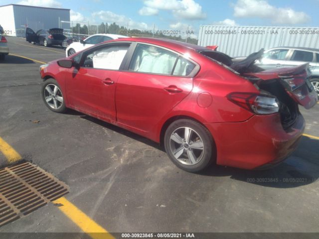 Photo 2 VIN: 3KPFL4A7XJE170704 - KIA FORTE 