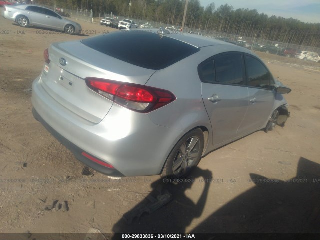 Photo 3 VIN: 3KPFL4A7XJE171187 - KIA FORTE 