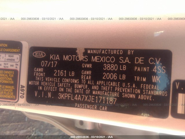 Photo 8 VIN: 3KPFL4A7XJE171187 - KIA FORTE 