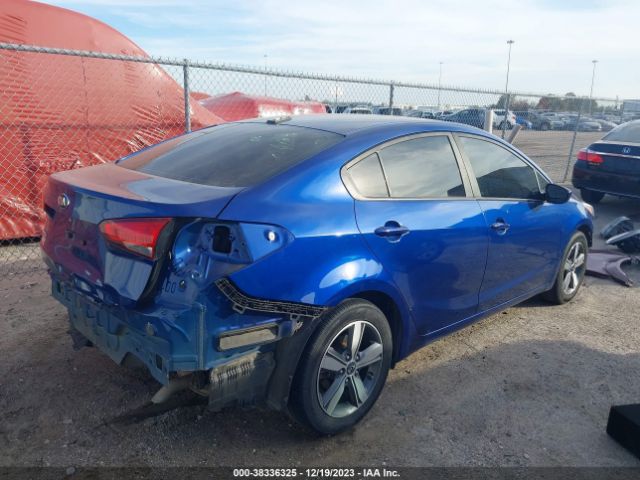 Photo 3 VIN: 3KPFL4A7XJE174039 - KIA FORTE 