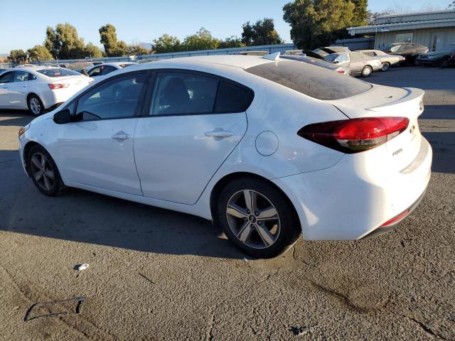 Photo 1 VIN: 3KPFL4A7XJE175921 - KIA FORTE LX 