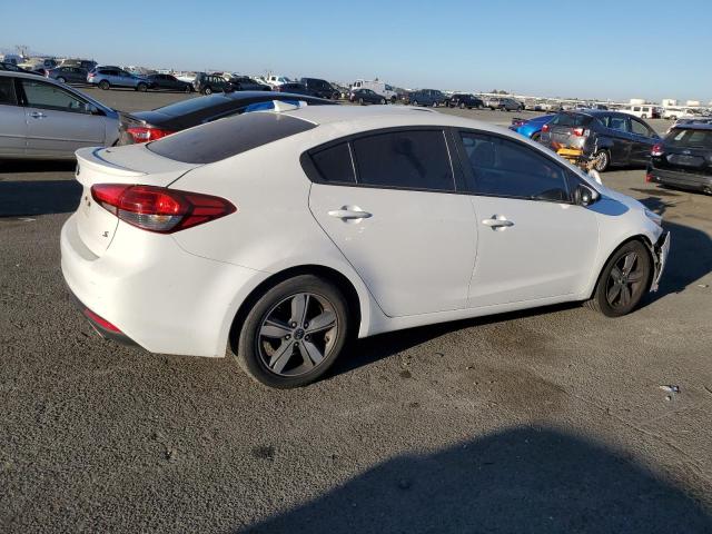 Photo 2 VIN: 3KPFL4A7XJE175921 - KIA FORTE LX 