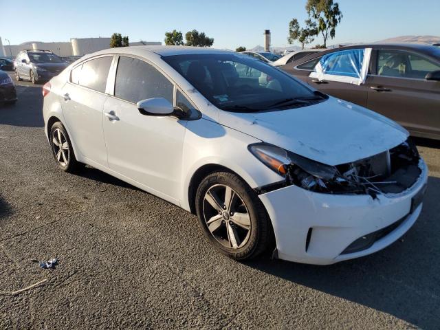 Photo 3 VIN: 3KPFL4A7XJE175921 - KIA FORTE LX 