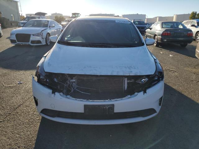 Photo 4 VIN: 3KPFL4A7XJE175921 - KIA FORTE LX 