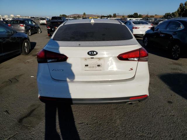 Photo 5 VIN: 3KPFL4A7XJE175921 - KIA FORTE LX 