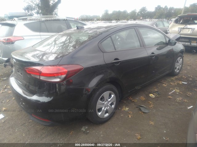 Photo 3 VIN: 3KPFL4A7XJE182125 - KIA FORTE 