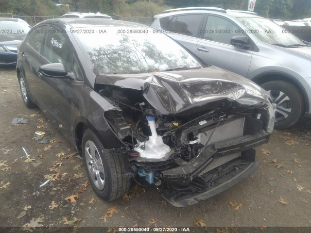 Photo 5 VIN: 3KPFL4A7XJE182125 - KIA FORTE 