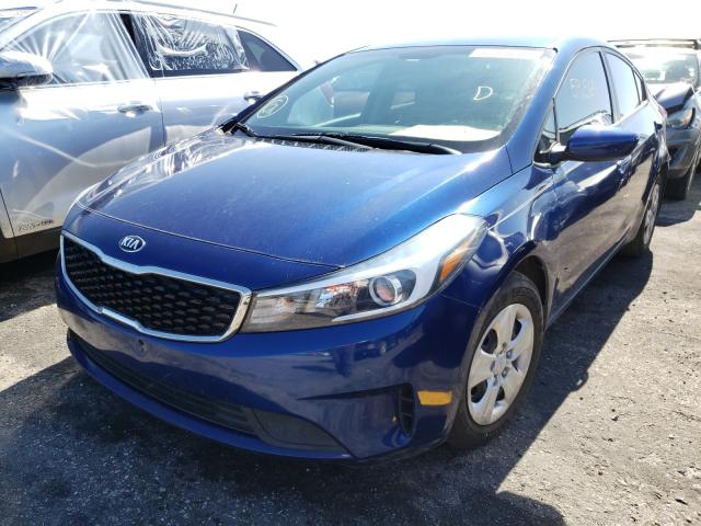 Photo 1 VIN: 3KPFL4A7XJE182805 - KIA FORTE LX 