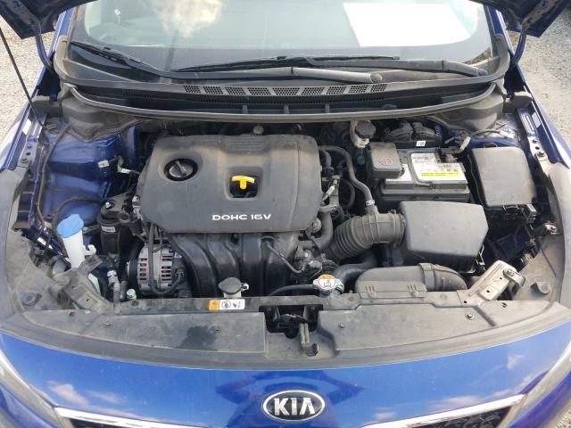 Photo 6 VIN: 3KPFL4A7XJE182805 - KIA FORTE LX 