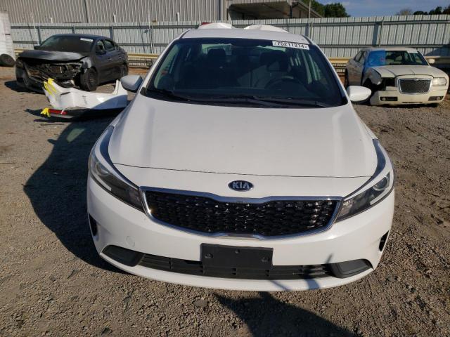 Photo 4 VIN: 3KPFL4A7XJE183193 - KIA FORTE LX 