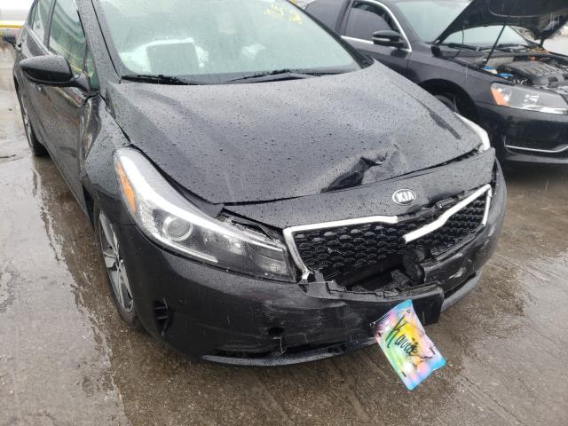 Photo 8 VIN: 3KPFL4A7XJE188961 - KIA FORTE LX 