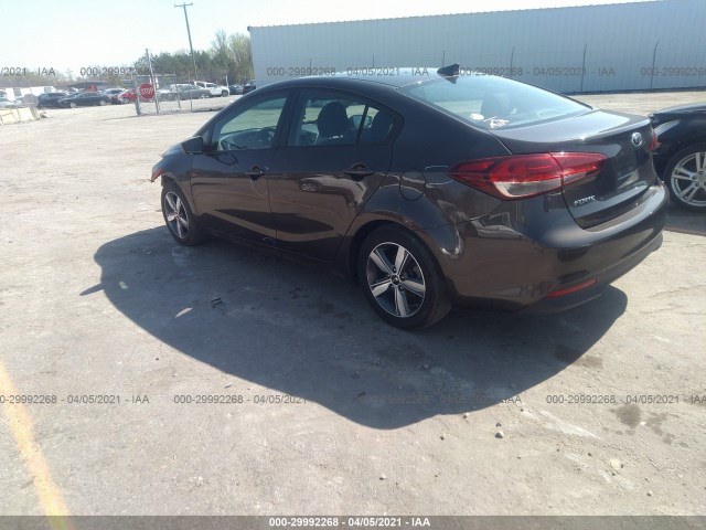 Photo 2 VIN: 3KPFL4A7XJE200882 - KIA FORTE 