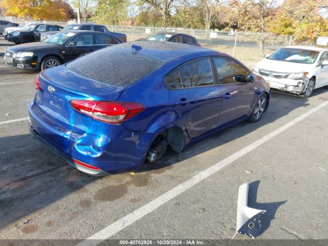 Photo 3 VIN: 3KPFL4A7XJE203894 - KIA FORTE 