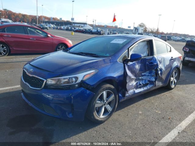 Photo 5 VIN: 3KPFL4A7XJE203894 - KIA FORTE 