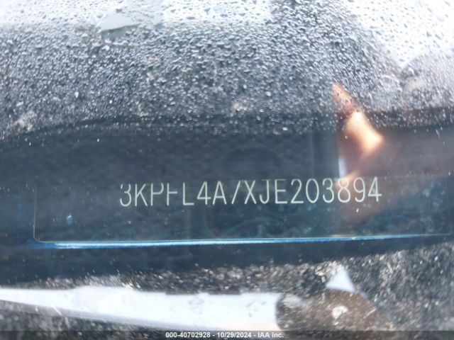 Photo 8 VIN: 3KPFL4A7XJE203894 - KIA FORTE 