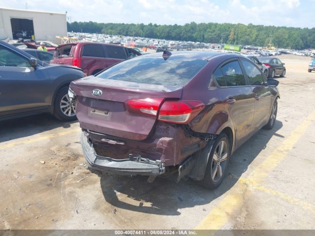 Photo 3 VIN: 3KPFL4A7XJE206469 - KIA FORTE 