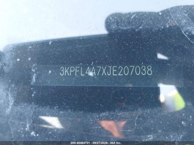 Photo 8 VIN: 3KPFL4A7XJE207038 - KIA FORTE 