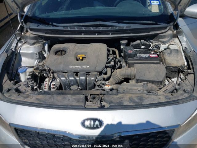 Photo 9 VIN: 3KPFL4A7XJE207038 - KIA FORTE 