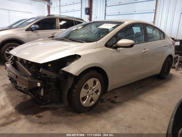 Photo 1 VIN: 3KPFL4A7XJE218489 - KIA FORTE 