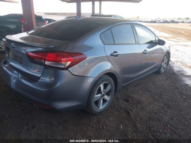 Photo 3 VIN: 3KPFL4A7XJE219268 - KIA FORTE 