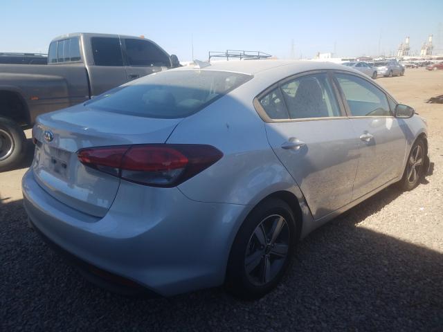 Photo 3 VIN: 3KPFL4A7XJE224180 - KIA FORTE LX 