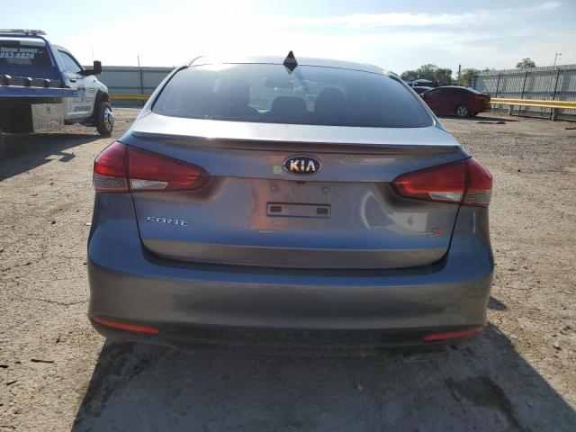 Photo 5 VIN: 3KPFL4A7XJE224924 - KIA FORTE 