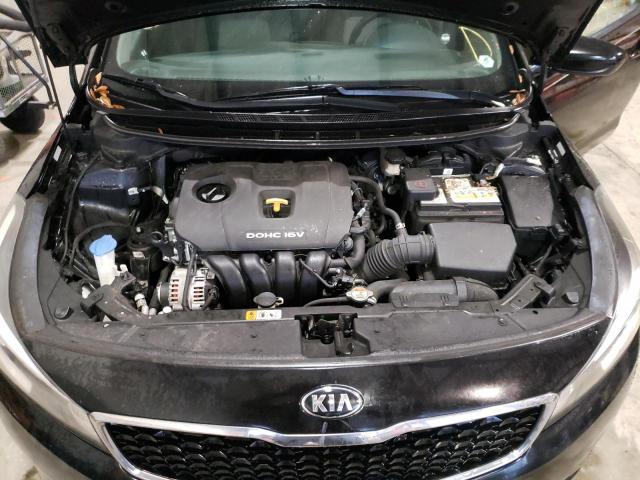 Photo 6 VIN: 3KPFL4A7XJE231338 - KIA FORTE LX 