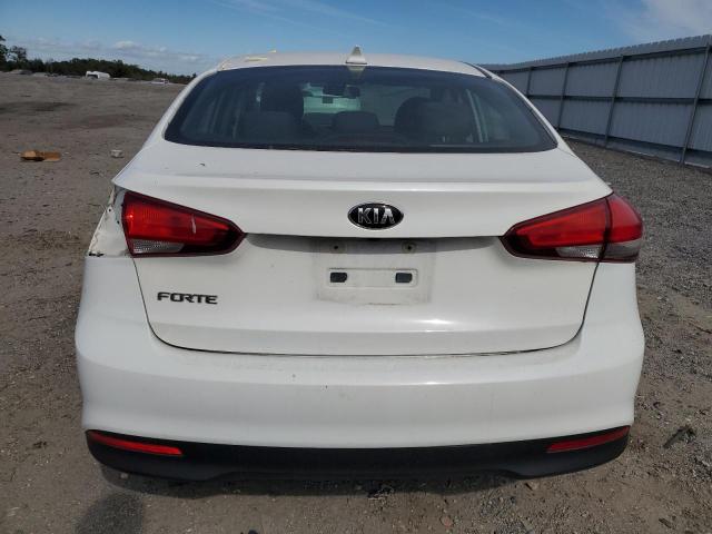 Photo 5 VIN: 3KPFL4A7XJE239553 - KIA FORTE LX 