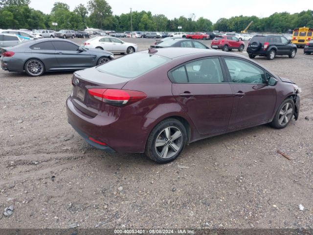 Photo 3 VIN: 3KPFL4A7XJE247796 - KIA FORTE 