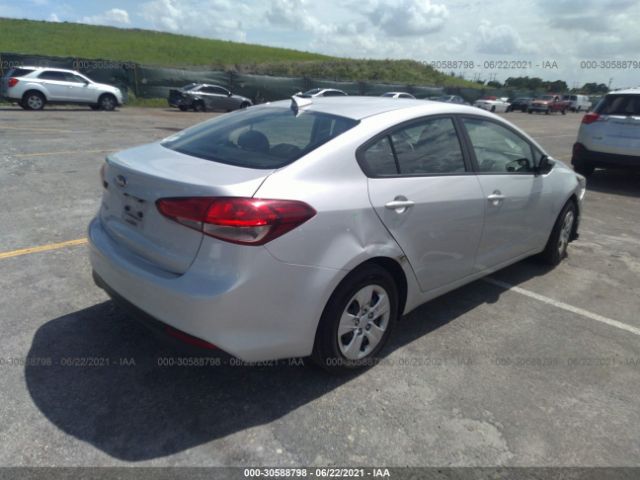 Photo 3 VIN: 3KPFL4A7XJE248883 - KIA FORTE 