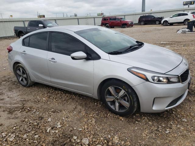 Photo 3 VIN: 3KPFL4A7XJE260676 - KIA FORTE LX 