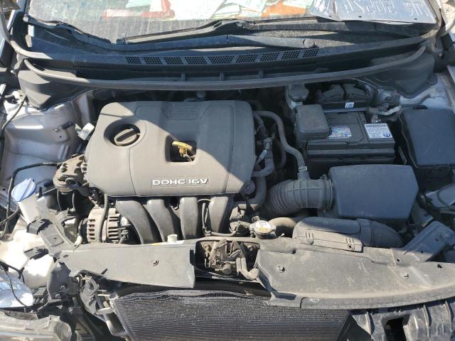 Photo 10 VIN: 3KPFL4A7XJE267157 - KIA FORTE LX 