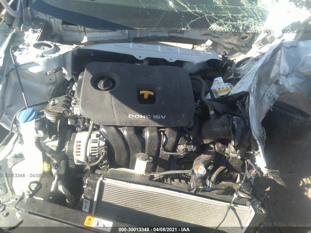 Photo 9 VIN: 3KPFL4A7XJE277767 - KIA FORTE 