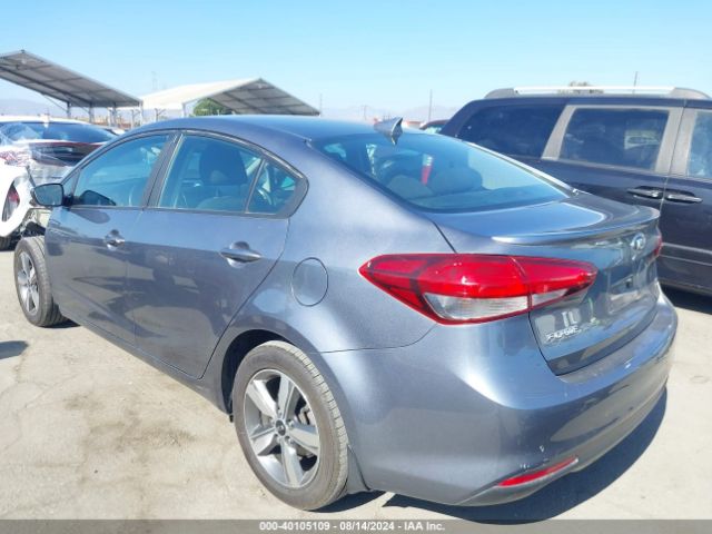 Photo 2 VIN: 3KPFL4A7XJE278062 - KIA FORTE 