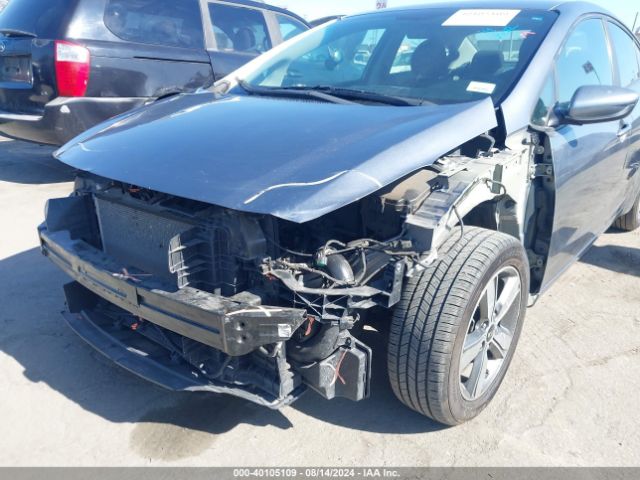 Photo 5 VIN: 3KPFL4A7XJE278062 - KIA FORTE 