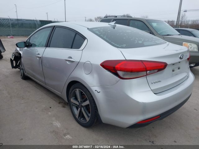 Photo 2 VIN: 3KPFL4A80JE185947 - KIA FORTE 