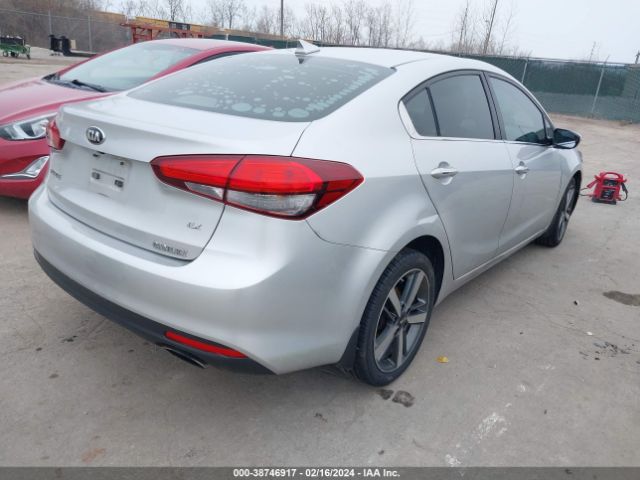 Photo 3 VIN: 3KPFL4A80JE185947 - KIA FORTE 