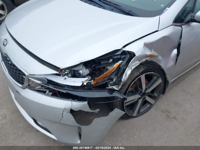 Photo 5 VIN: 3KPFL4A80JE185947 - KIA FORTE 