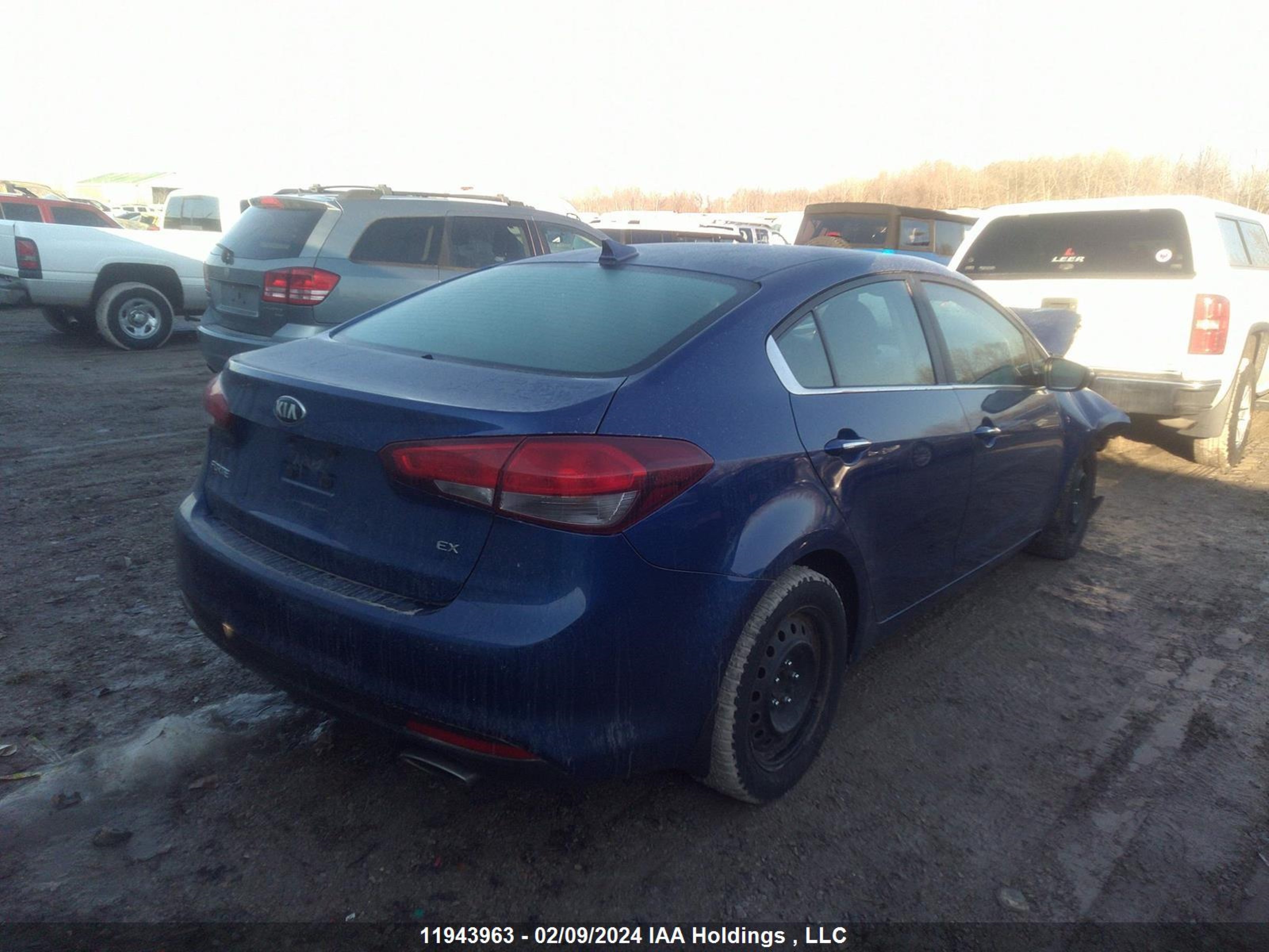 Photo 3 VIN: 3KPFL4A81HE070395 - KIA FORTE 