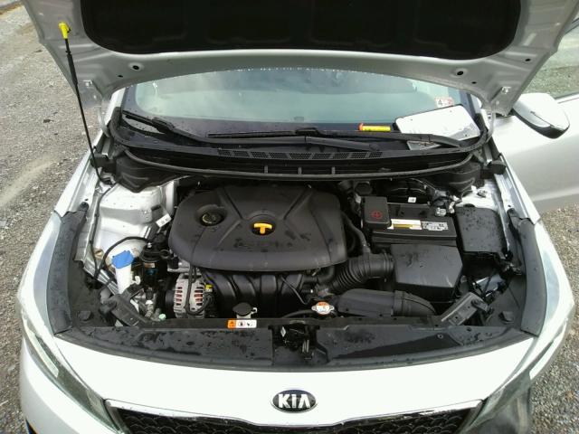 Photo 6 VIN: 3KPFL4A83HE036930 - KIA FORTE EX 