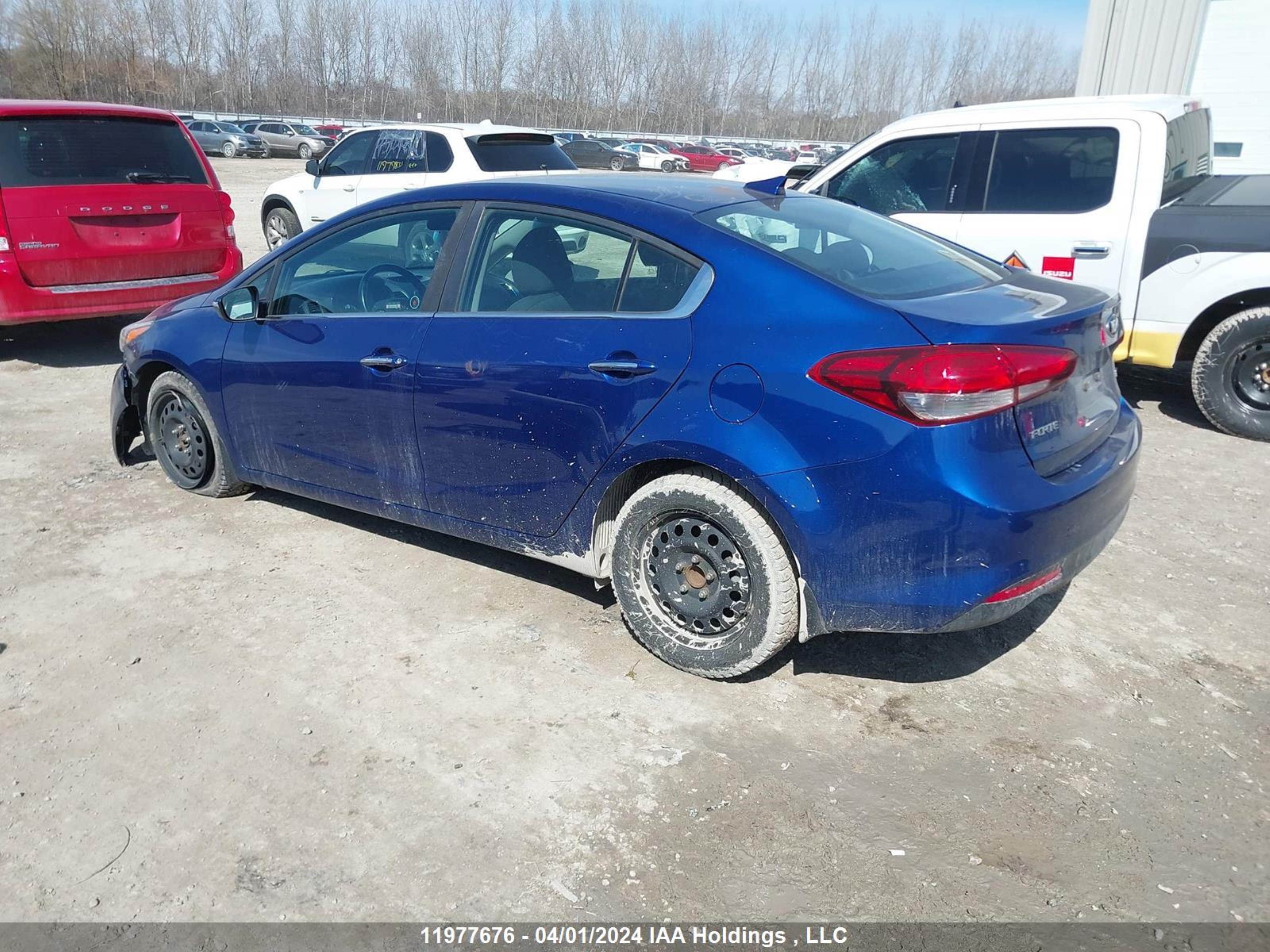 Photo 2 VIN: 3KPFL4A87JE205594 - KIA FORTE 