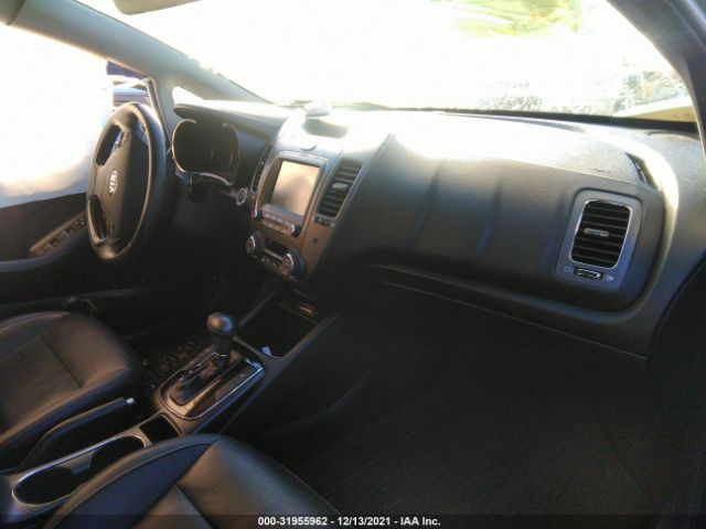 Photo 4 VIN: 3KPFL4A89JE208867 - KIA FORTE 