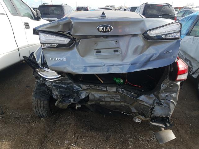 Photo 8 VIN: 3KPFL4A8XHE005030 - KIA FORTE EX 