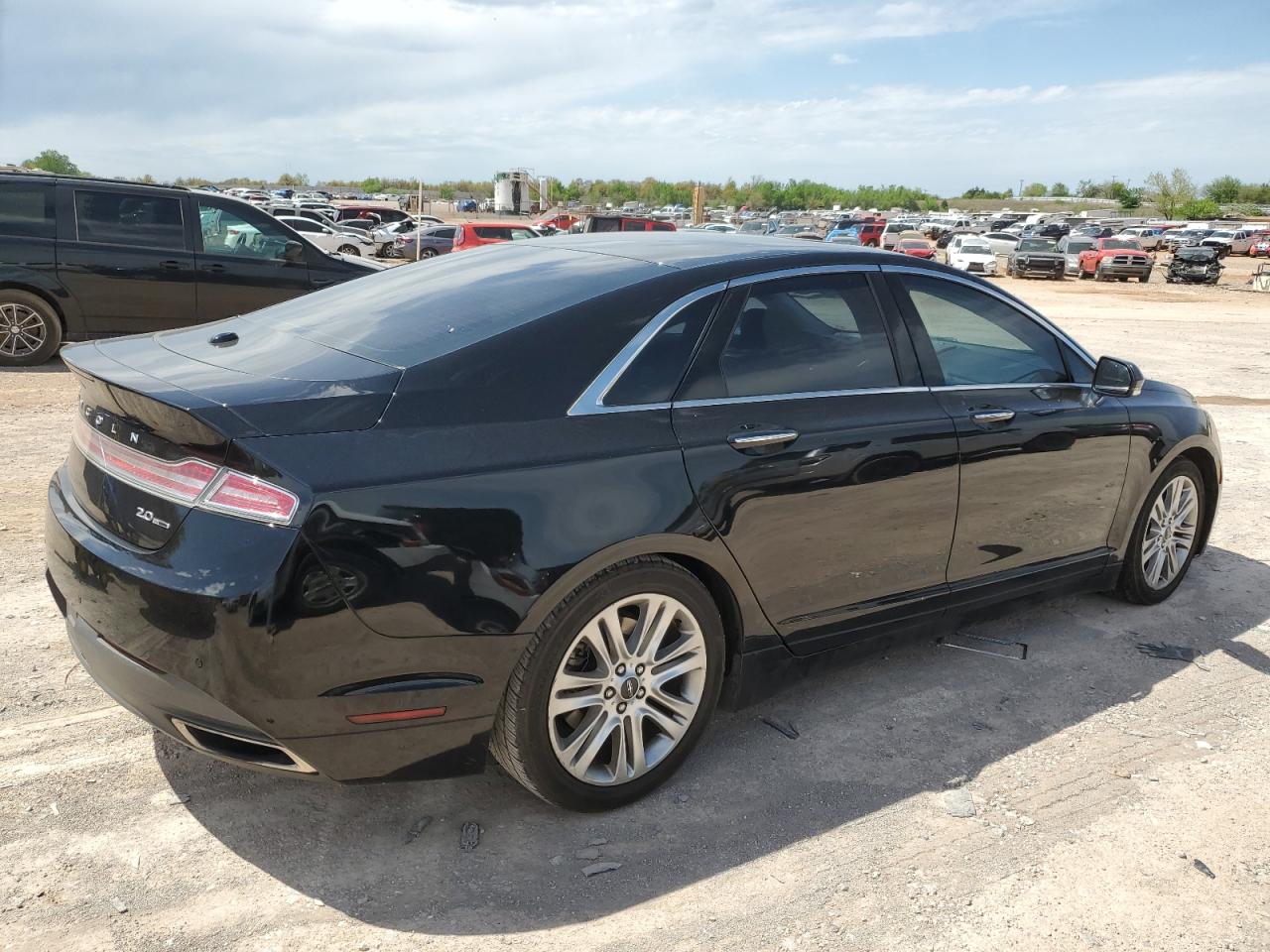 Photo 2 VIN: 3LN6L2G91GR604485 - LINCOLN MKZ 