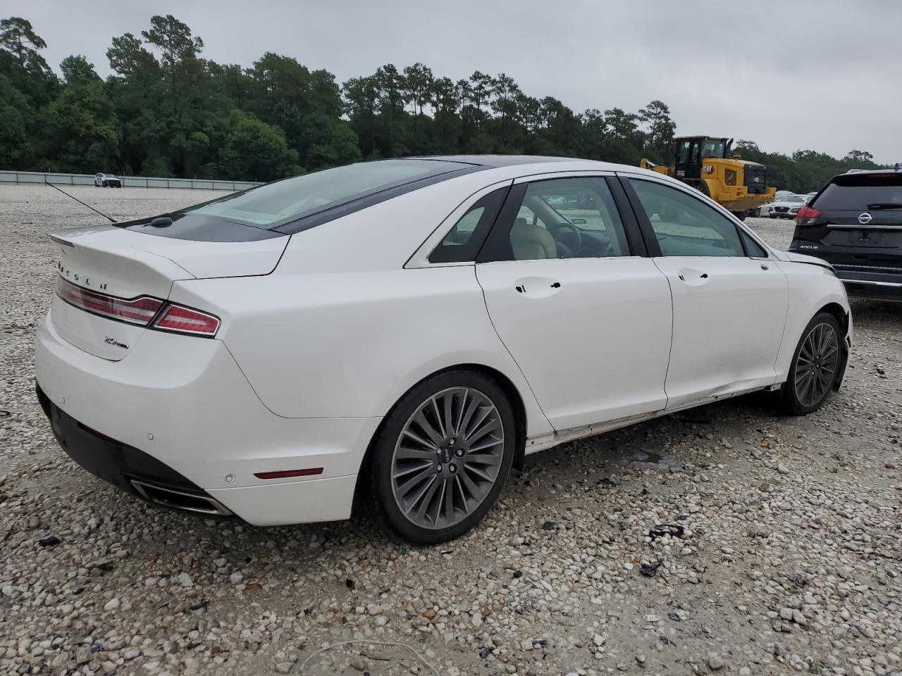 Photo 2 VIN: 3LN6L2G93ER830394 - LINCOLN MKZ 