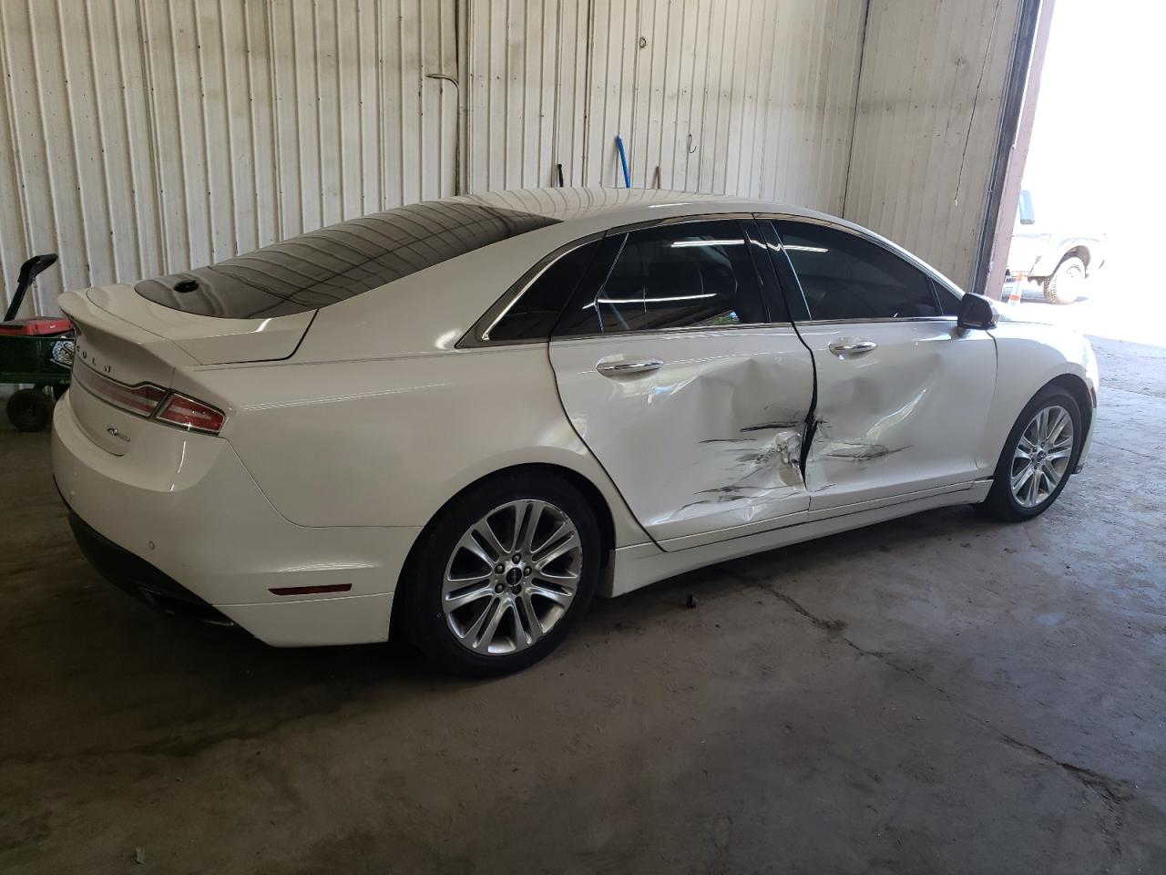 Photo 2 VIN: 3LN6L2G95FR605153 - LINCOLN MKZ 