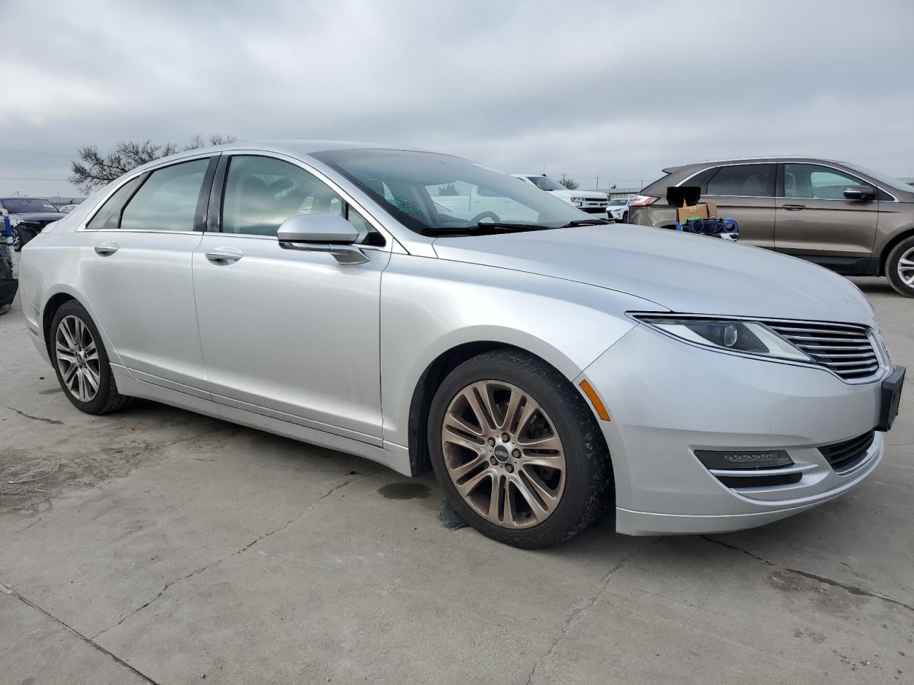 Photo 3 VIN: 3LN6L2G99DR817776 - LINCOLN MKZ 